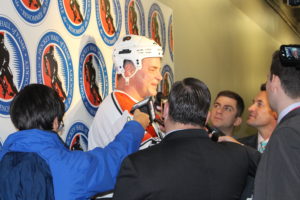 (A tired yet happy Eric Lindros, talking with the media after the Hall of Fame Legends game. And yes, that's Steve Dangle in the background) 