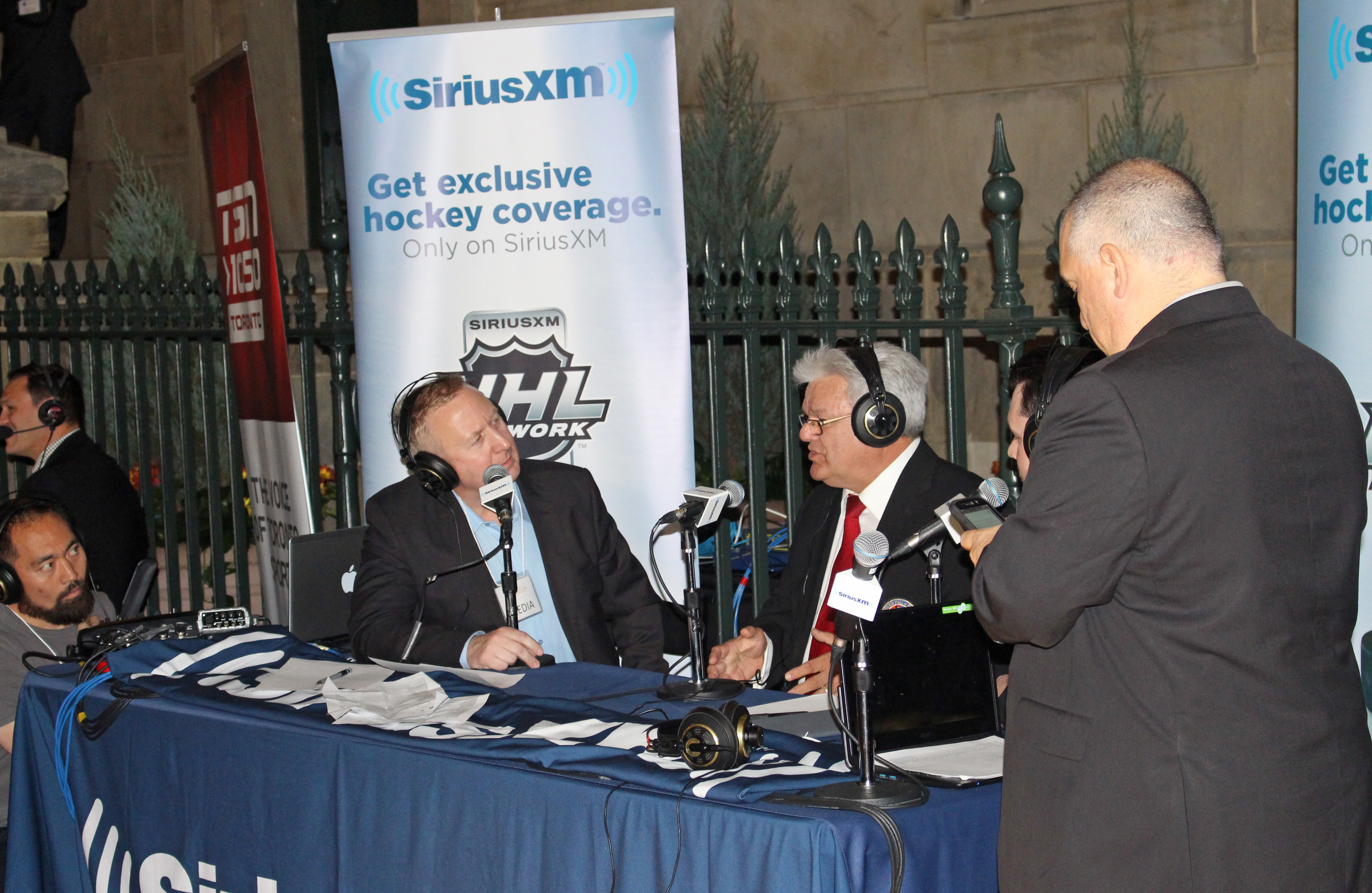 LA Kings Insider on X: On this day in 1945, Hockey Hall of Fame goaltender  and former Kings GM Rogie Vachon was born in Palmarolle, Quebec. Happy  Birthday Mr. Vachon! #TBT  /