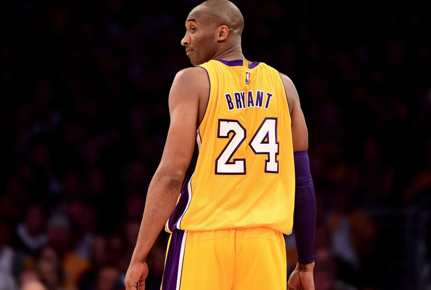 Lakers to retire Kobe Bryant's 2 jersey numbers in December –  thereporteronline